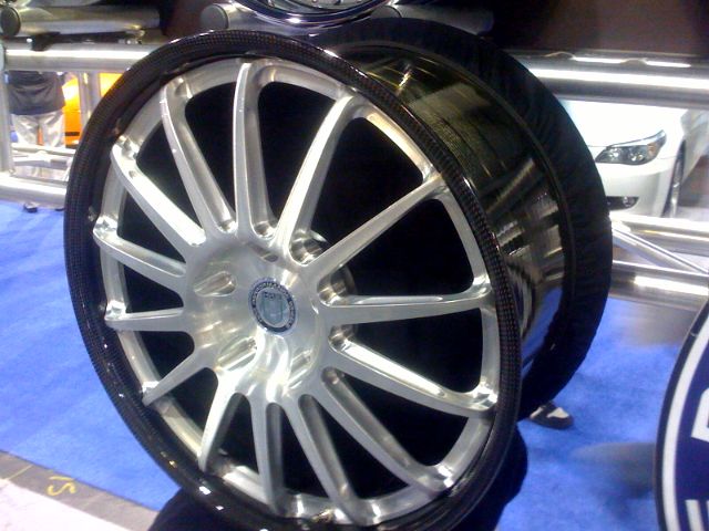 http://www.vividracing.com/blog/wp-content/uploads/2008/11/l-640-480-b7079836-3338-4b80-afa6-d85b67bfc4ee.jpeg