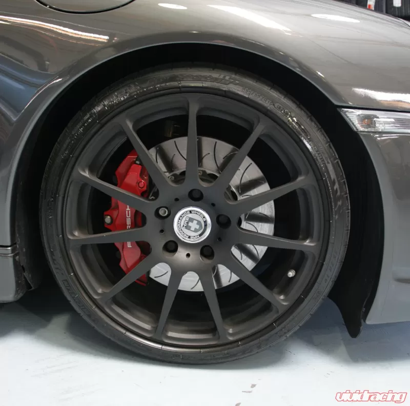 wheelbolts5 No More Ugly Chrome Bolts with Black Wheels on Porsche