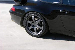 More TE37 pictures on the Porsche 993