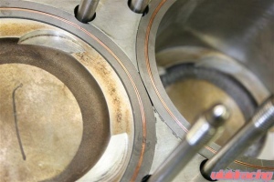 Lower end with pistons and O ring grooves