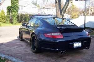 Larry Porsche 997C2 with Axis Penta Wheels