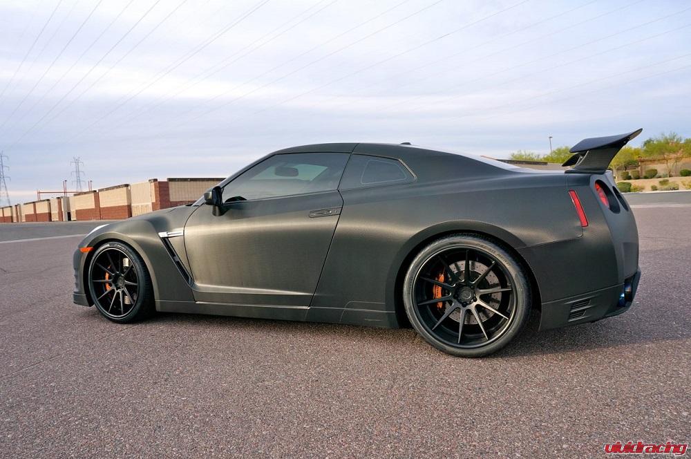 ddw_partners_carbon_gtr_adv1_4