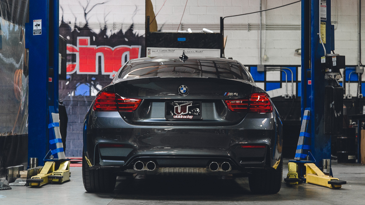 BMW M4 Vivid Racing