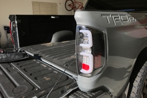toyota-tundra-spyder-tailight install -8