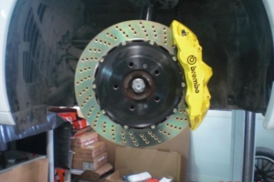 997C2 with VF Engineering Supercharger and Brembo