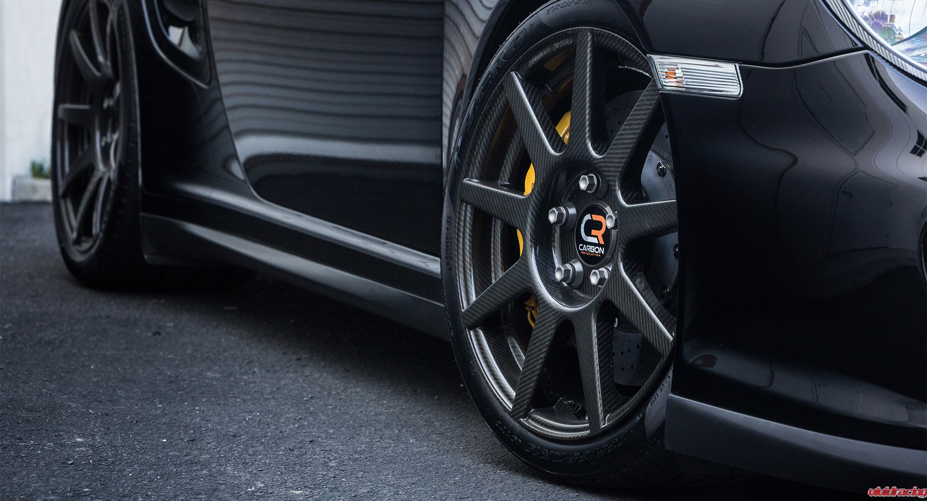 Carbon Revolution CR-9 carbon fiber wheels