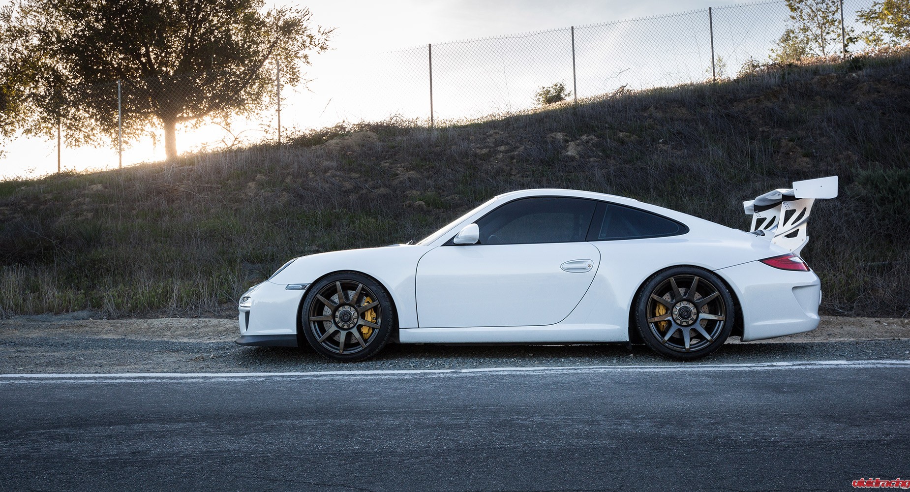 Carbon Revolution CR-9 carbon fiber wheels