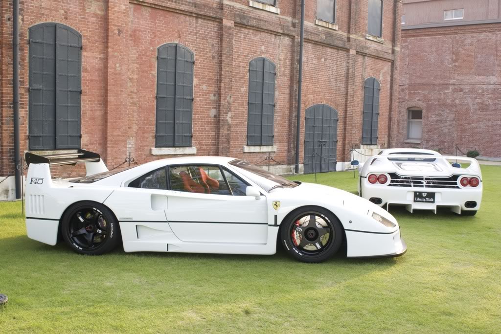 Liberty Walk – JDM Ferrari F40 and F50 Insanity