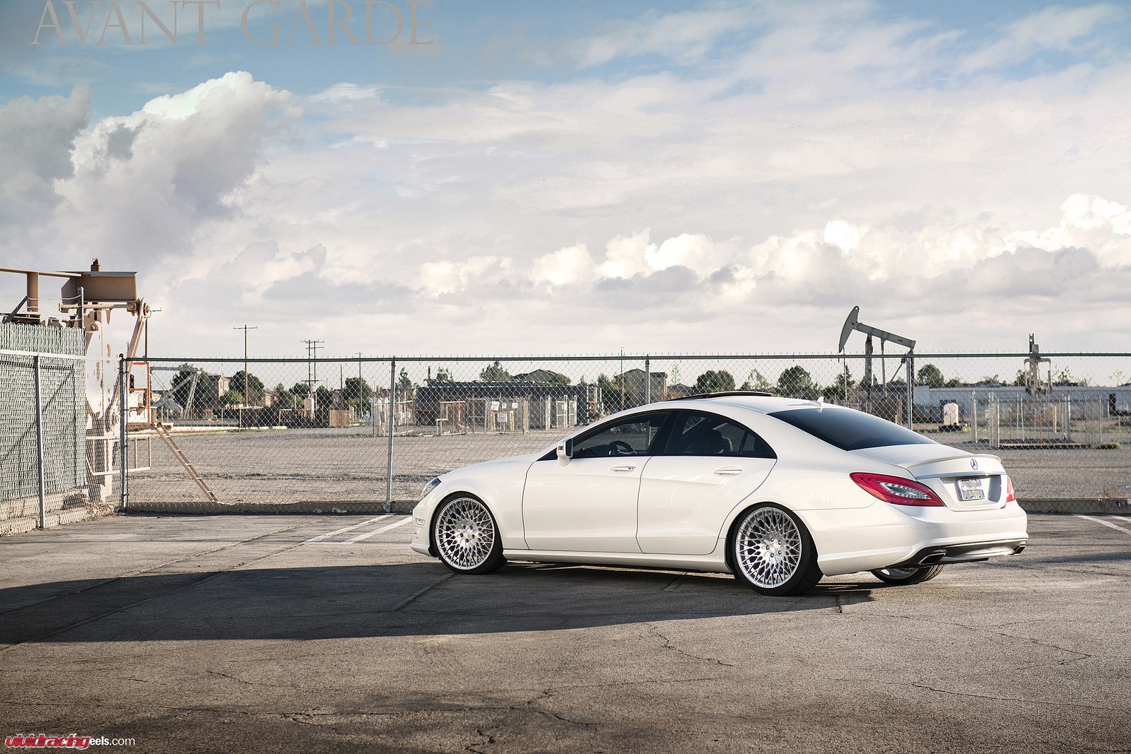 16038307830_e3180d7b47_h