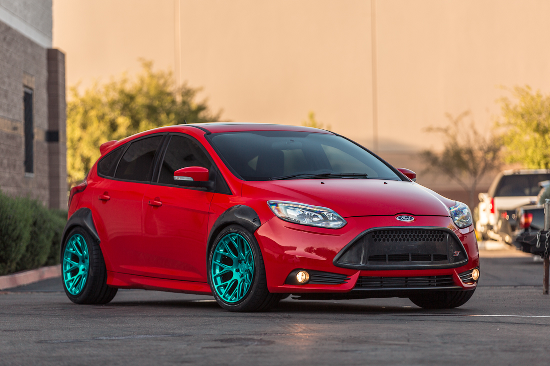Ford Focus ST WIDE Stance Photoshoot