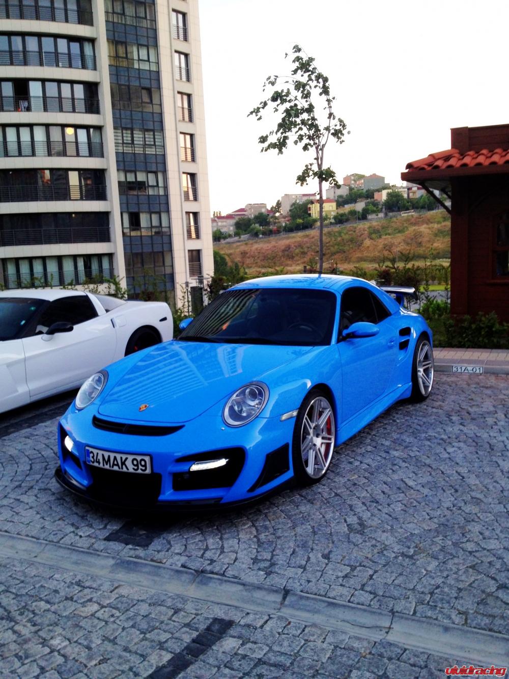 Who will Win? 997 Turbo vs. GT-R