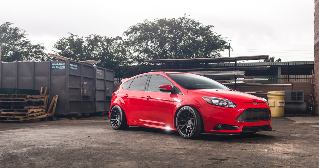 All New Ford Focus ST Photo Bomb at Vivid Racing