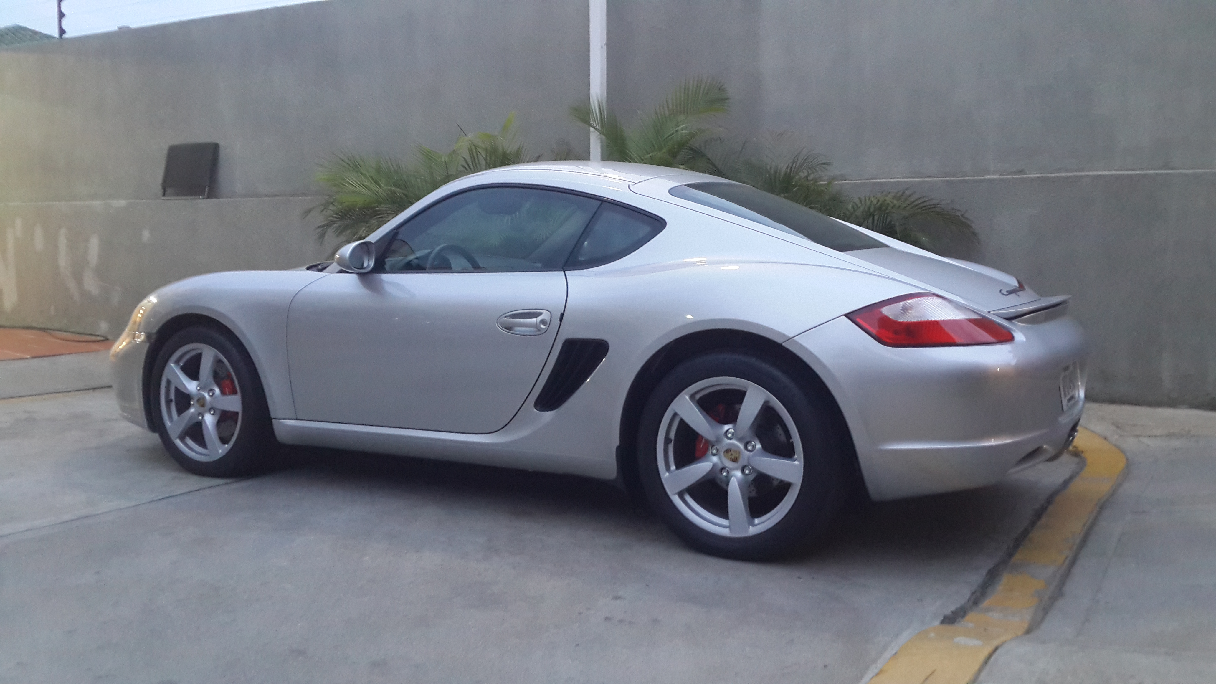 Porsche Cayman S Tuned in Venezuela – Muy Bien!