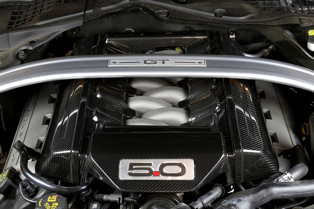 2015_Mustang_Engine-Cover_Installed_HR_3