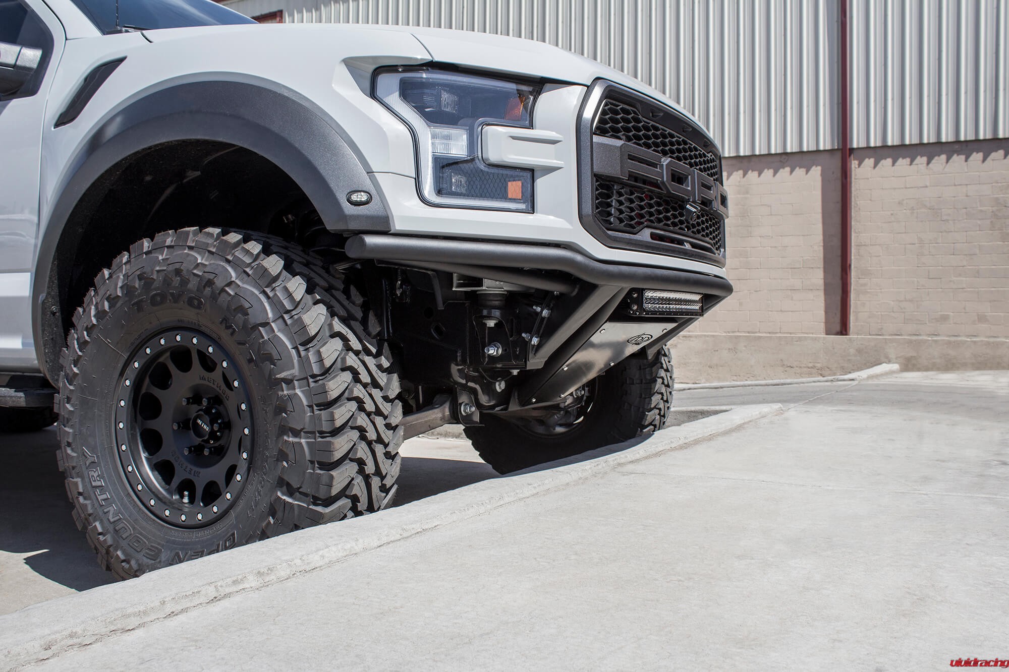 2018-ford-raptor-bumper