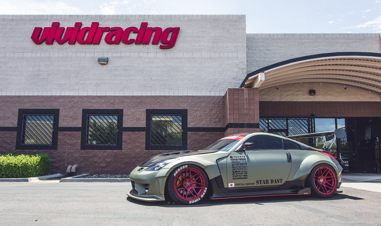 Star Dast Widebody Nissan 350z Appears at Vivid Racing