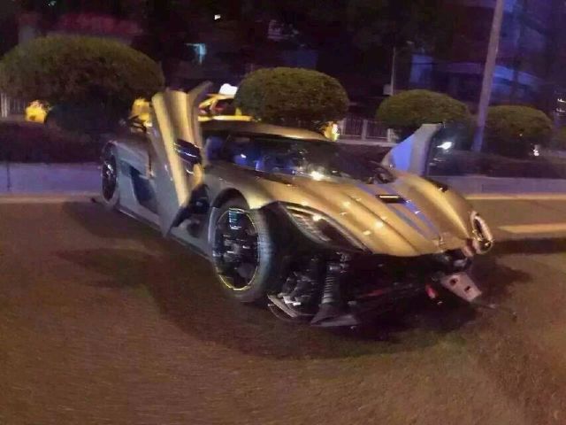 7024816_koenigsegg-agera-r-crash-in-china_378732a2_m