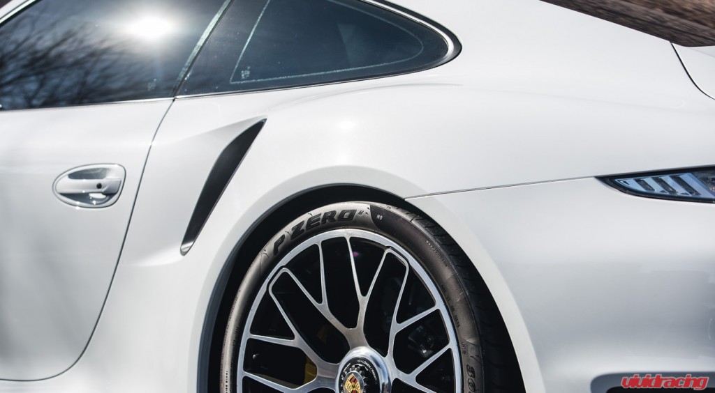 991_Turbo_White_Akrapovic-7