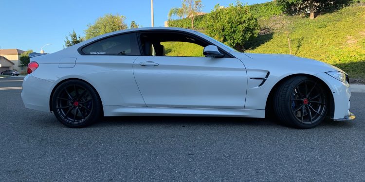 2015 BMW M4 Vivid Racing modifications