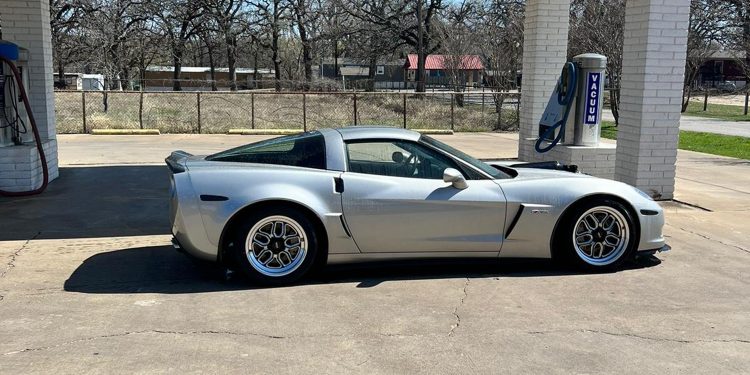 2007 Chevrolet Corvette Vivid Racing modifications