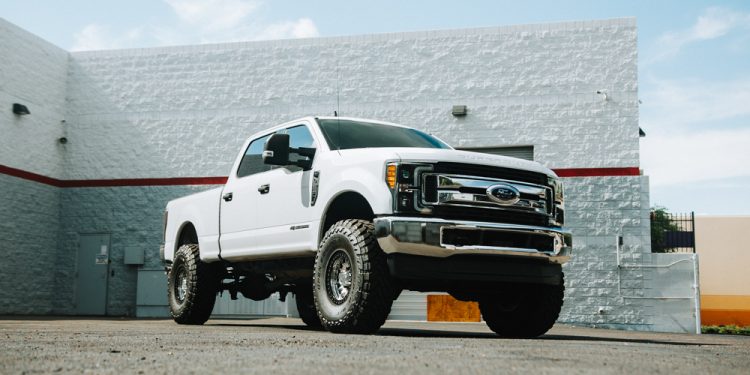 2019 Ford F-250 Super Duty Vivid Racing modifications