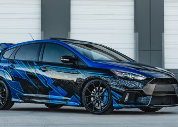 2016 Ford Focus RS Vivid Racing modifications