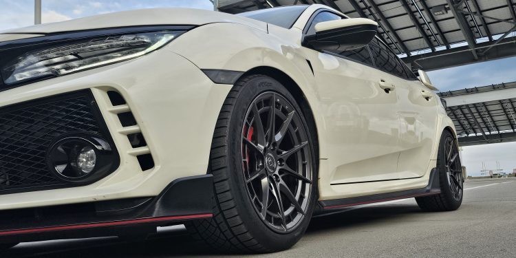 2019 Honda Civic Type-R Vivid Racing modifications