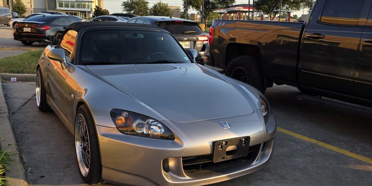 2004 Honda S2000 Vivid Racing modifications