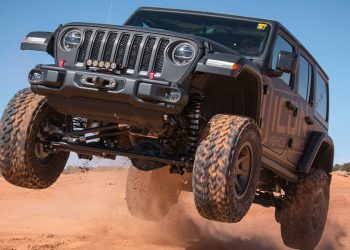 New Product: KC HiLites 10″ Light Bar Bumper Kit for JL Wrangler