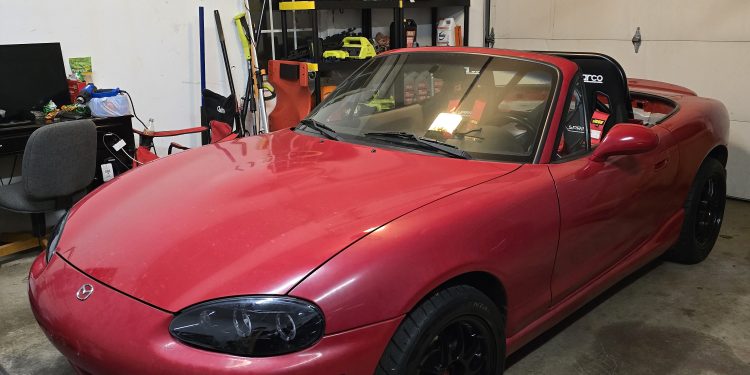 1999 Mazda Miata Vivid Racing modifications