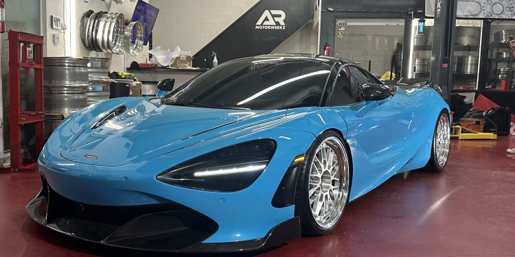 2019 McLaren 720S Vivid Racing modifications