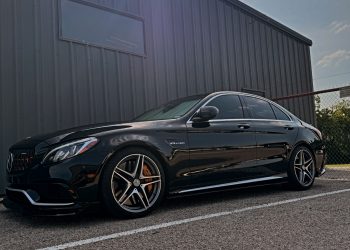2015 Mercedes-Benz C63 S AMG Vivid Racing modifications