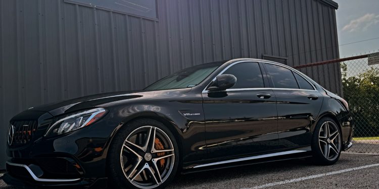 2015 Mercedes-Benz C63 S AMG Vivid Racing modifications