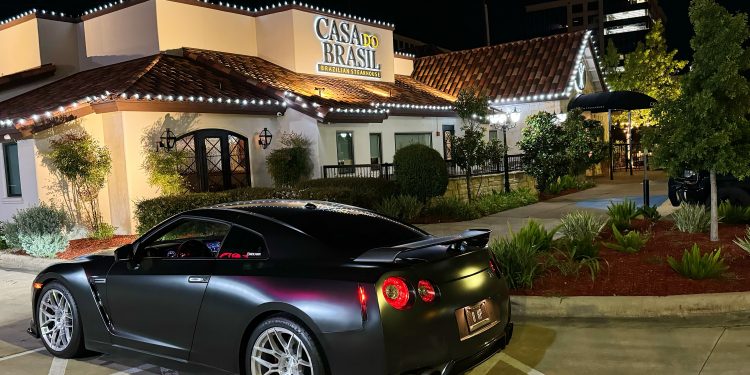 2014 Nissan GTR Vivid Racing modifications