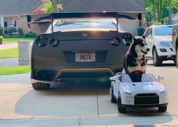 2017 Nissan GTR Vivid Racing modifications