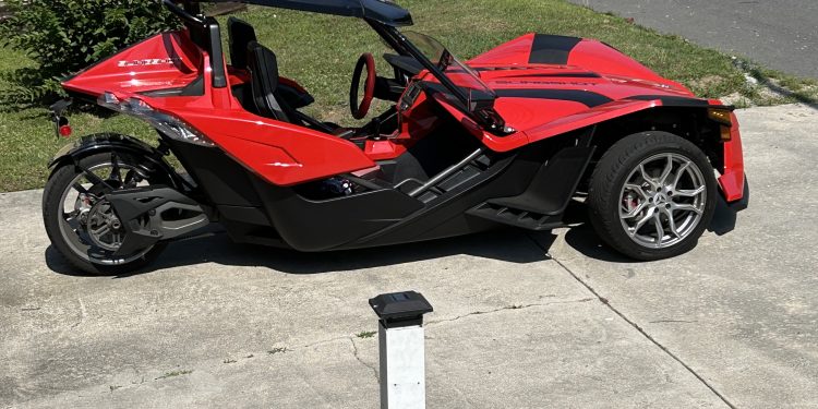 2016 Polaris Slingshot Vivid Racing modifications
