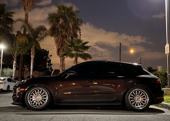 2021 Porsche 95B Macan Vivid Racing modifications