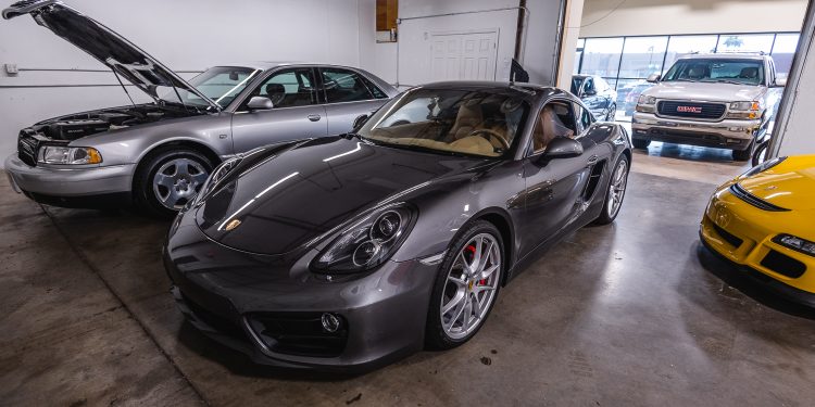 2014 Porsche 981 Cayman Vivid Racing modifications