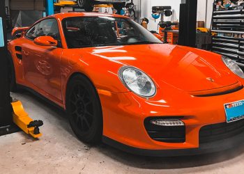 Porsche 997 GT2 ECU Flash on Guards Red Widow Maker