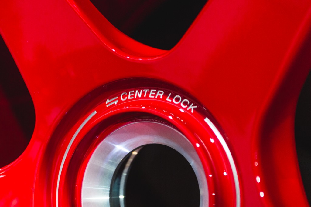 CenterLock Wheels Porsche Yokohoma Advan GT 