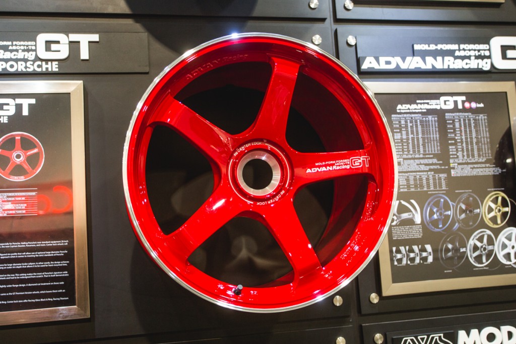 Advan Racing GT CenterLock Wheel for Porsche 991 997 