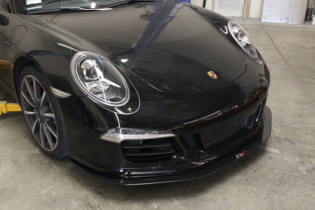 Porsche_911_Splitter_LR_1