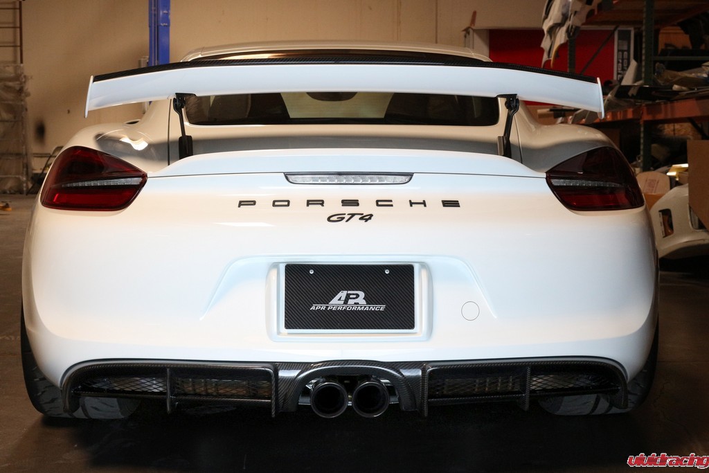 Porsche_GT4_Diffuser_installed_LR_2