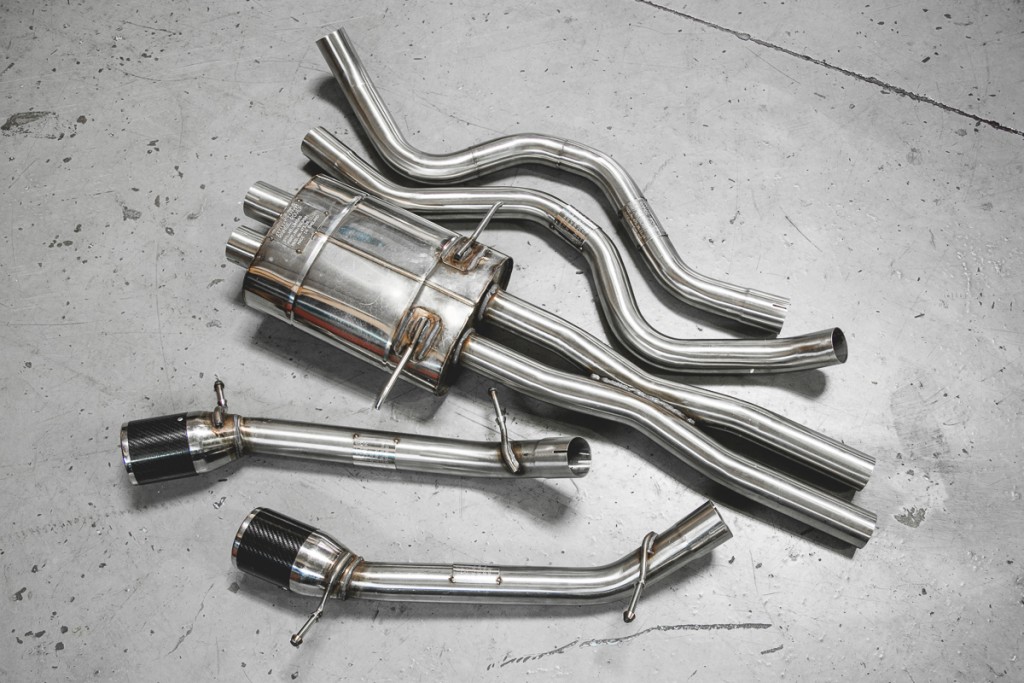 Quick SIlver Sport exhaust before installing on Range Rover Sport 