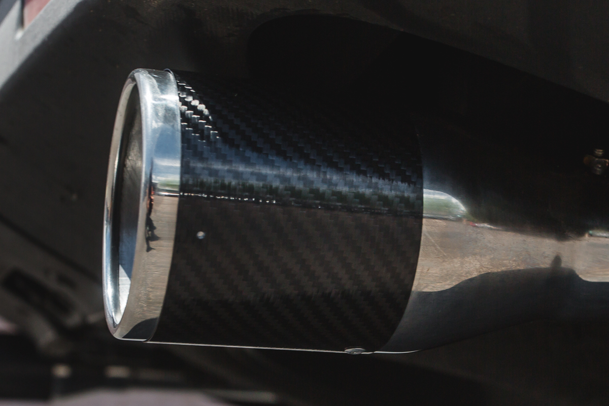 Range Rover Combined with Quicksilver Exhaust is Harmonizing Vivid