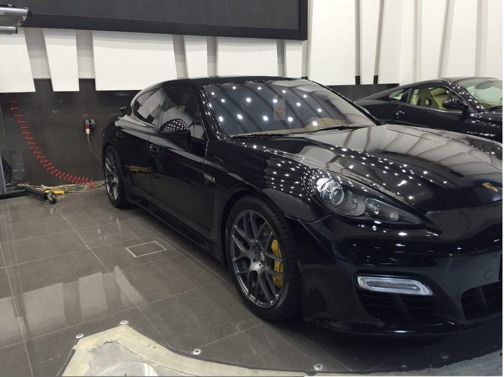 Porsche Panamera Vorsteiner ducktail spoiler