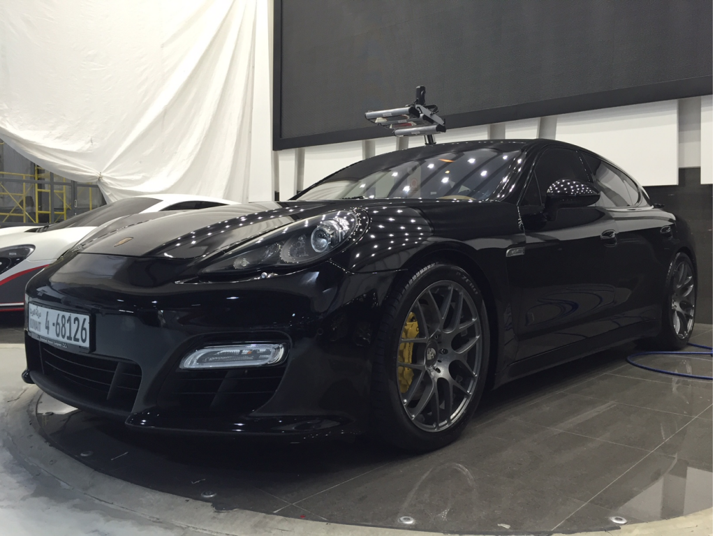 Porsche Panamera Vorsteiner ducktail spoiler