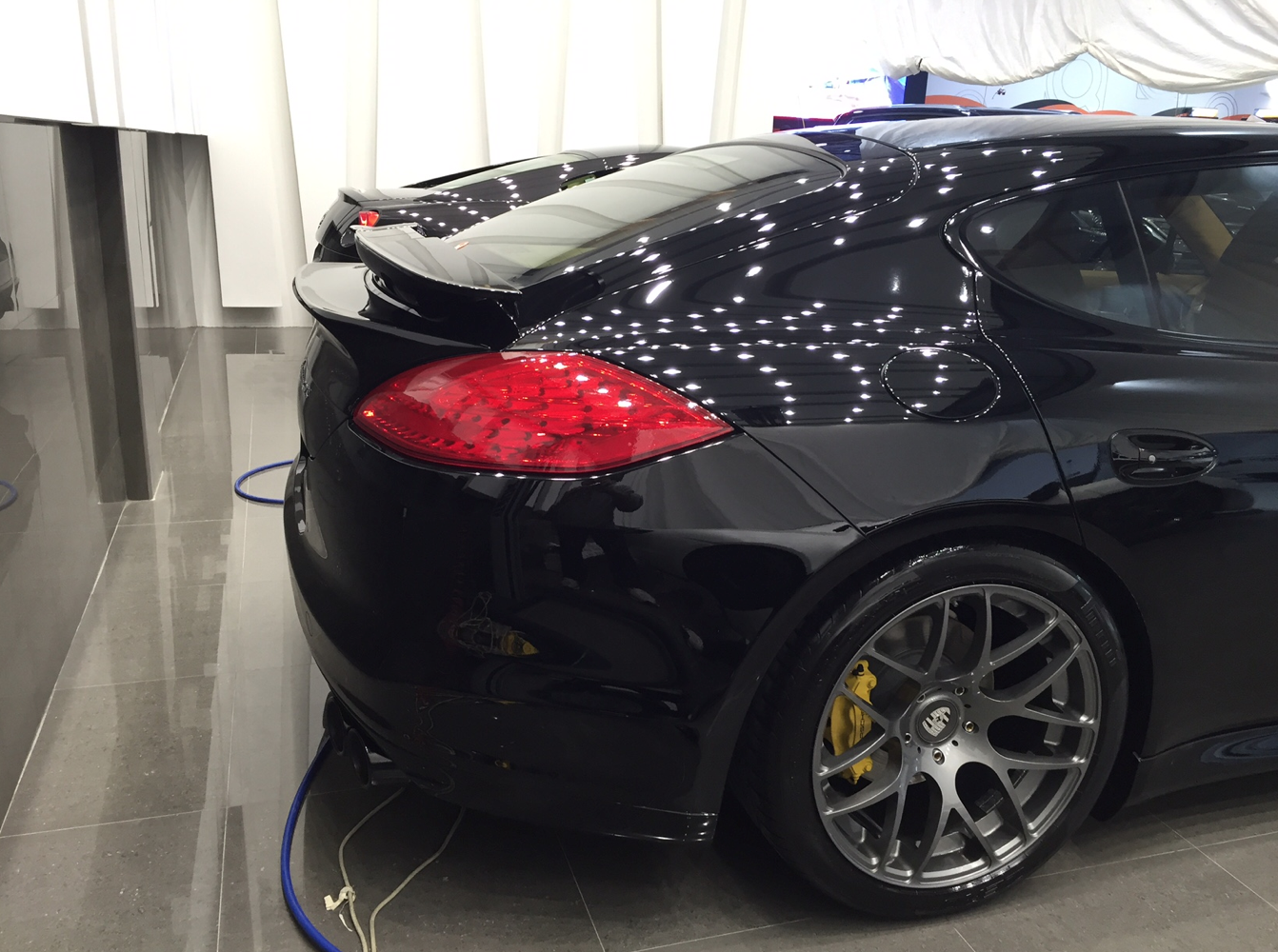 Porsche Panamera Vorsteiner ducktail spoiler