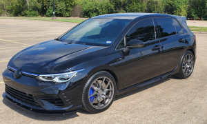 Flush 2024 Volkswagen Golf R Base