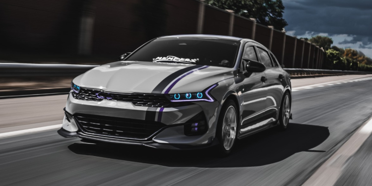 2022 Kia KT GT-Line on road